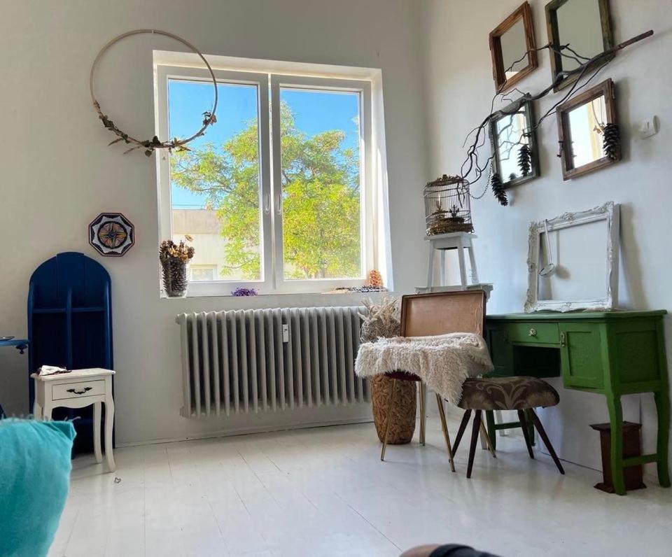 Stylish Delight In Downtown Of Apartmán Debrecen